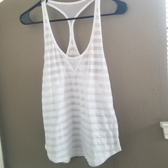 SOLD already just doesn't show it and I can't delete it for some reason. - Picture 9 of 12